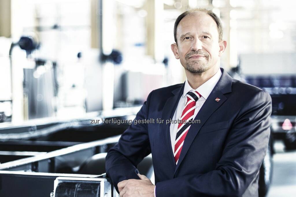 Roland Hartwig, seit 2016 CEO der Schwarzmüller Gruppe - Wilhelm Schwarzmüller GmbH: Umstellung auf Fließproduktion in allen drei Werken (Fotocredit: Schwarzmüller Gruppe), © Aussender (31.07.2017) 