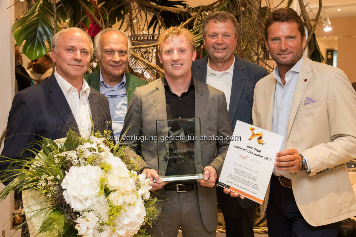 Klaus Lackner, Kurt Riemer, Josef Renner, Christian Schindlegger, Markus Oberhamberger - FUTURA GmbH: Preis des Schuhhandels: LEGERO wird „Lieferant des Jahres 2017 (Fotocredit: Futura GmbH/APA-Fotoservice/Neumayr)