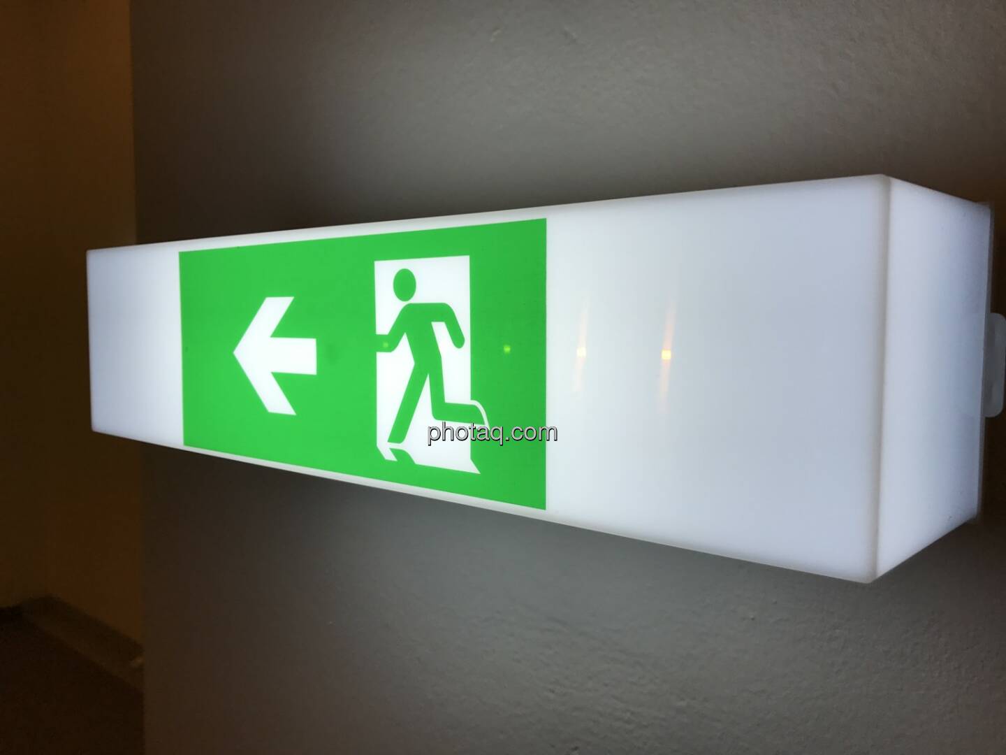 Exit, Flucht, Schluss, Ende, Abbruch, Ausgang, Laufen (Fotocredit: Michael J. Plos)