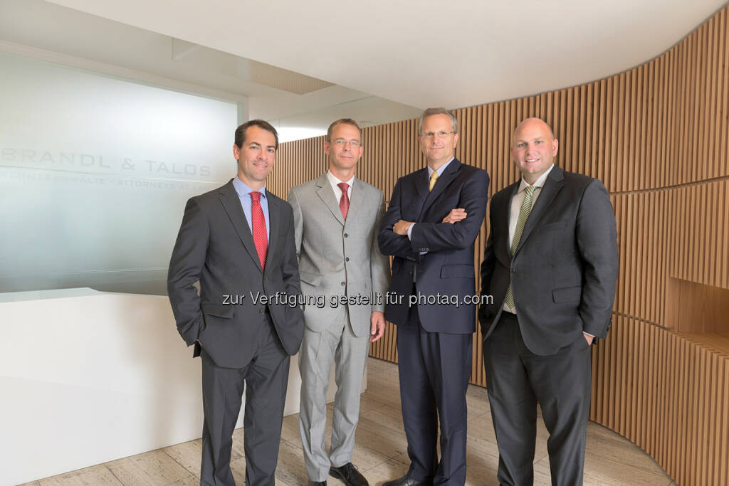 MMag. Dr. Christopher Schrank, Dr. Thomas Talos, Dr. Ernst Brandl, MMag. Roman Rericha  - Brandl & Talos Rechtsanwälte GmbH: JUVE Awards 2017: Brandl & Talos nominiert als Kanzlei des Jahres Österreich (Fotocredit: Matthias Nemmert), © Aussender (24.08.2017) 