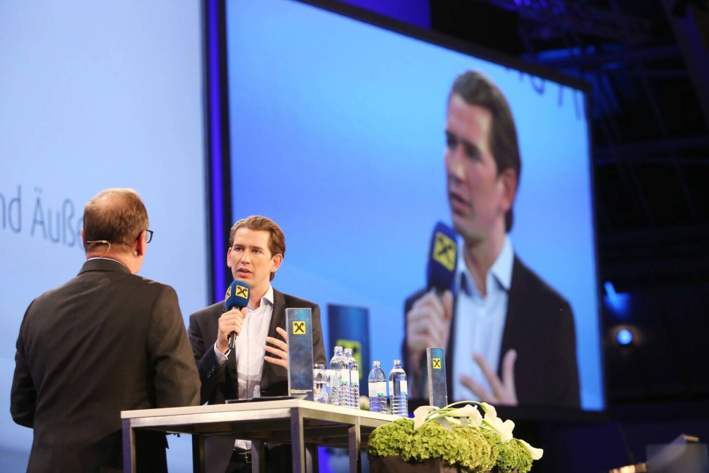 Außenminister Sebastian Kurz bei „Minister im Dialog“ der RLB OÖ im Design Center; Foto: RLB OÖ/Strobl