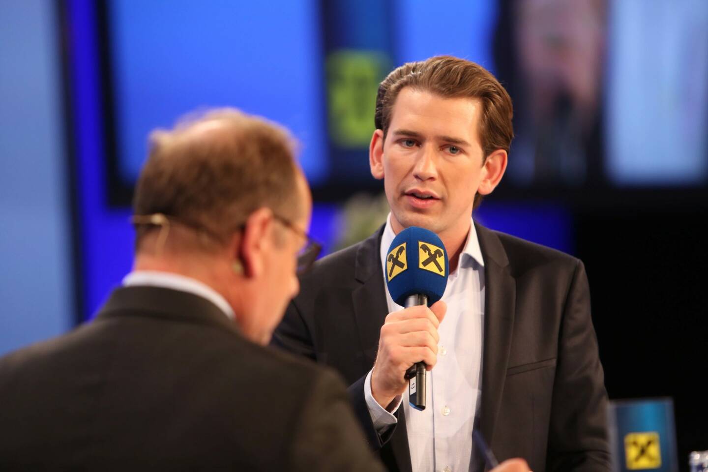 Außenminister Sebastian Kurz bei „Minister im Dialog“ der RLB OÖ im Design Center; Foto: RLB OÖ/Strobl