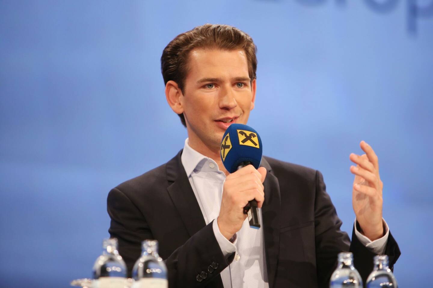 Außenminister Sebastian Kurz bei „Minister im Dialog“ der RLB OÖ im Design Center; Foto: RLB OÖ/Strobl