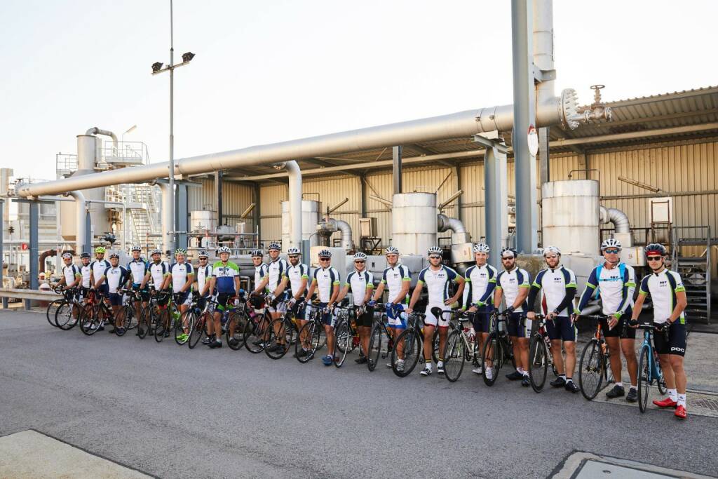 OMV - 22 cyclists, 624 km, 6,300 m elevation gain, 25 bike hours and 3 countries. These are some facts of the mission accomplished by employees of the OMV Schwechat Refinery. They went on a cycling tour along the AWP and TAL pipelines, both of which supply our refineries with crude oil from the port of Trieste. (07.09.2017) 