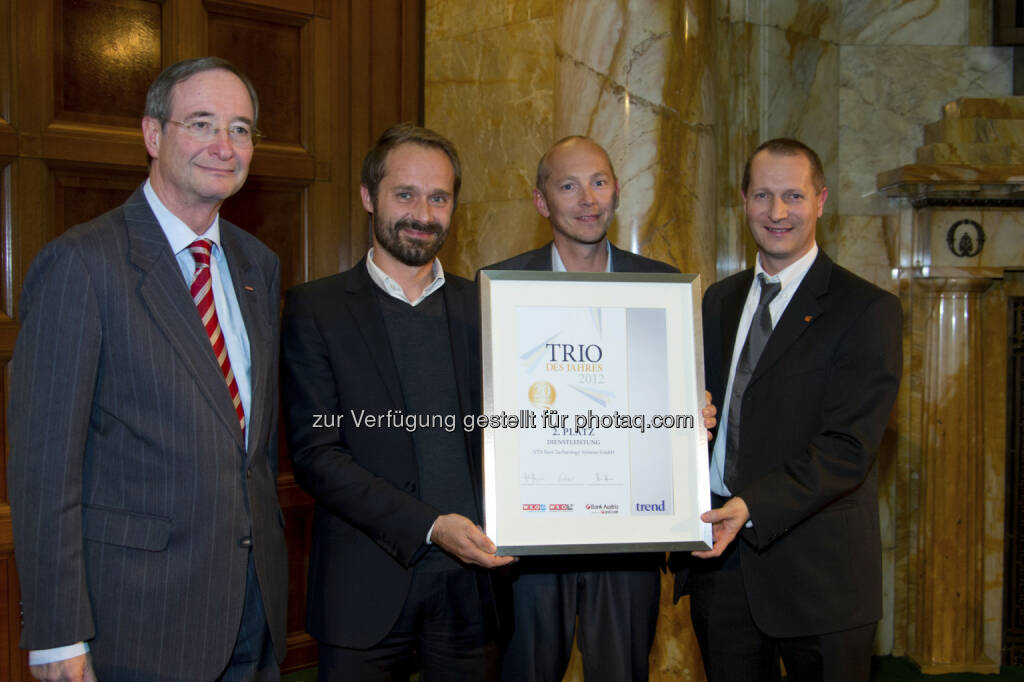 NTS ist Preisträger bei Trio des Jahres 2012: Christoph Leitl (Präsident WKO), Günther Schrammel (CEO NTS), Rudolf Krammer (Marketingleiter NTS), Günther Schrammel (Leiter Produktmanagement NTS) (c) WKO/ fotoweinwurm (15.12.2012) 