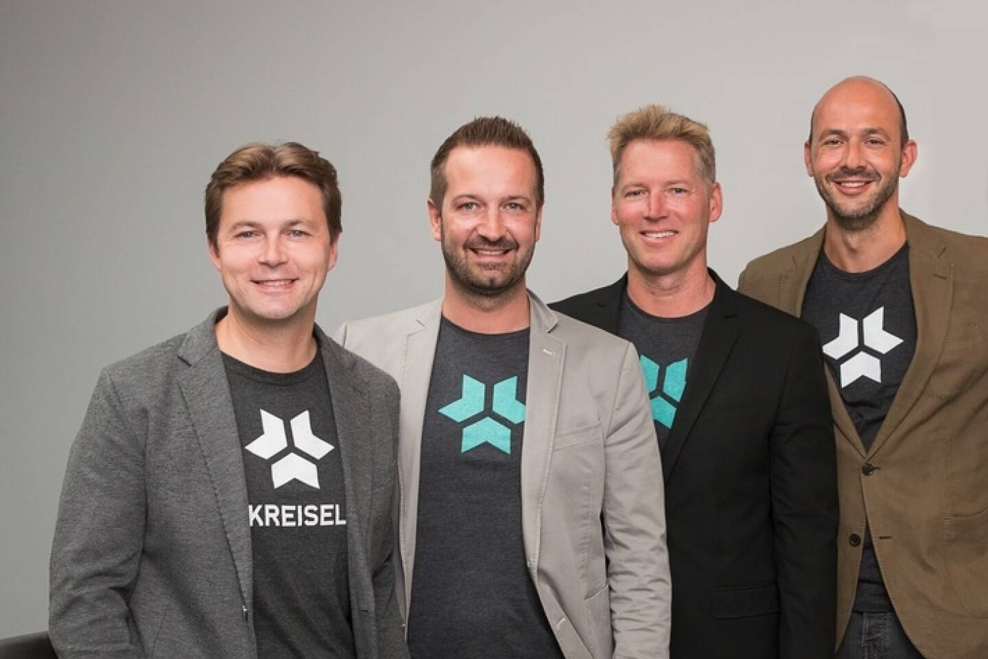 Kreisel Electric eröffnet neues High-Tech Forschungs- und Entwicklungszentrum als Headquarter / Von links: Markus Kreisel, Christian Schlögl (beide Geschäftsführung), Patrick Knapp-Schwarzenegger (strategischer Partner) und André Felker (CMO) von Kreisel Electric; Bildrechte: Kreisel Electric GmbH