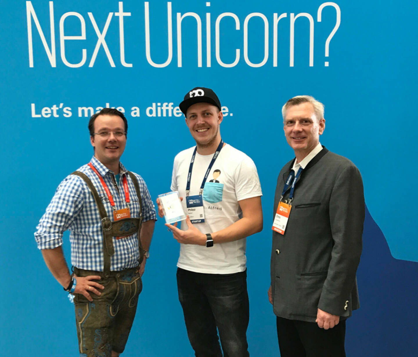 Das pan-europäische Investorennetzwerk European Super Angels Club (ESAC) vergab gestern am Bits & Pretzels Festival in München eine Wildcard für die nächste ESAC Roadshow an das Linzer Startup myAlfred. myAlfred ist eine künstliche Intelligenz, die Nutzer bei der Koordination von Freizeit- und Familienaktivitäten unterstützt. Neben Android und iOS steht die Anwendung demnächst auch für Amazons Sprachassistentin Alexa zur Verfügung. Foto: v.l.: Berthold Baurek-Karlic (European Super Angels Club), Philipp Baldauf (myAlfred) und Chris Houghtaling (European Super Angels Club) © Venionaire Capital