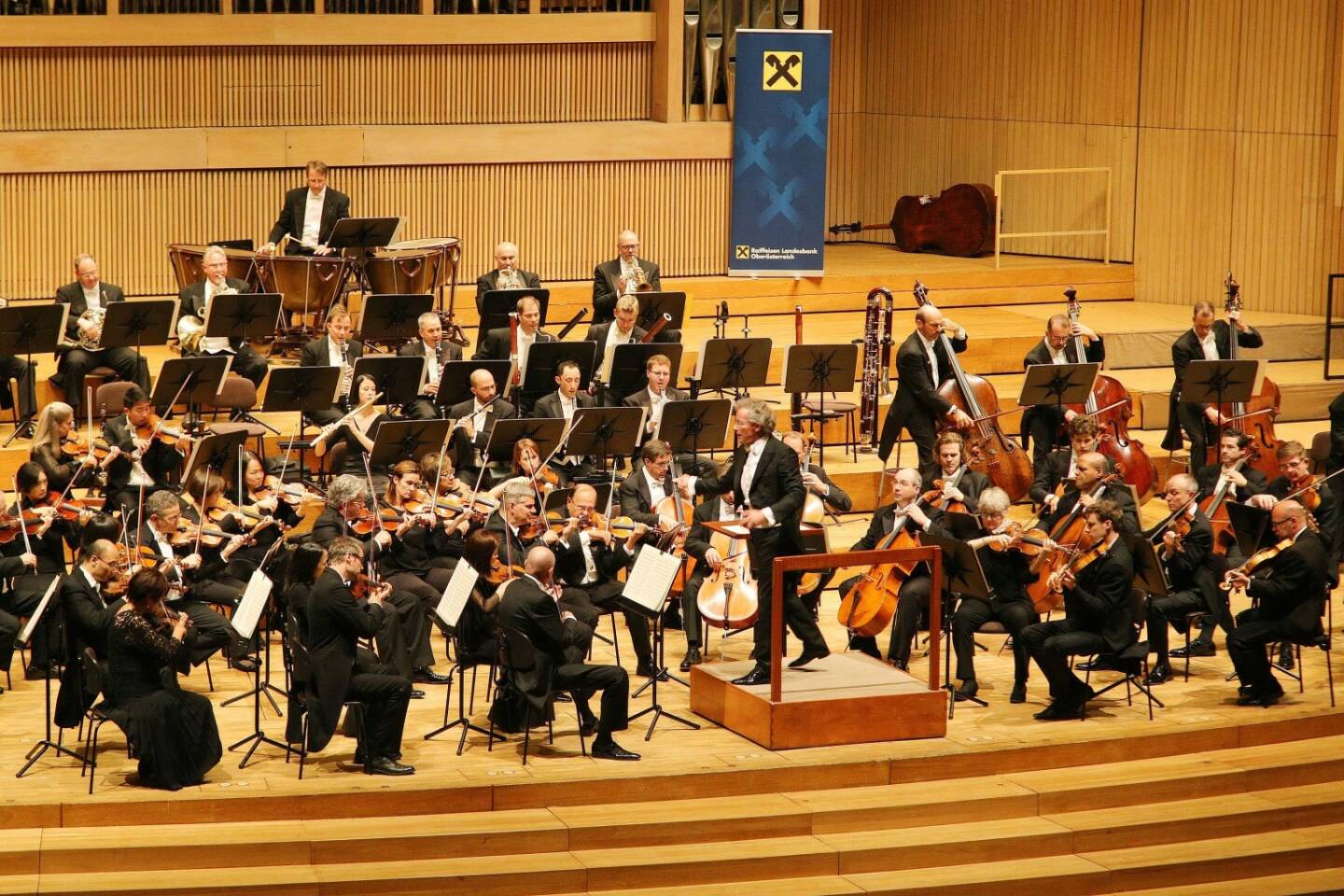 Stardirigent Franz Welser-Möst begeisterte mit dem Cleveland Orchestra im Linzer Brucknerhaus, Fotocredit: RLB OÖ / Strobl