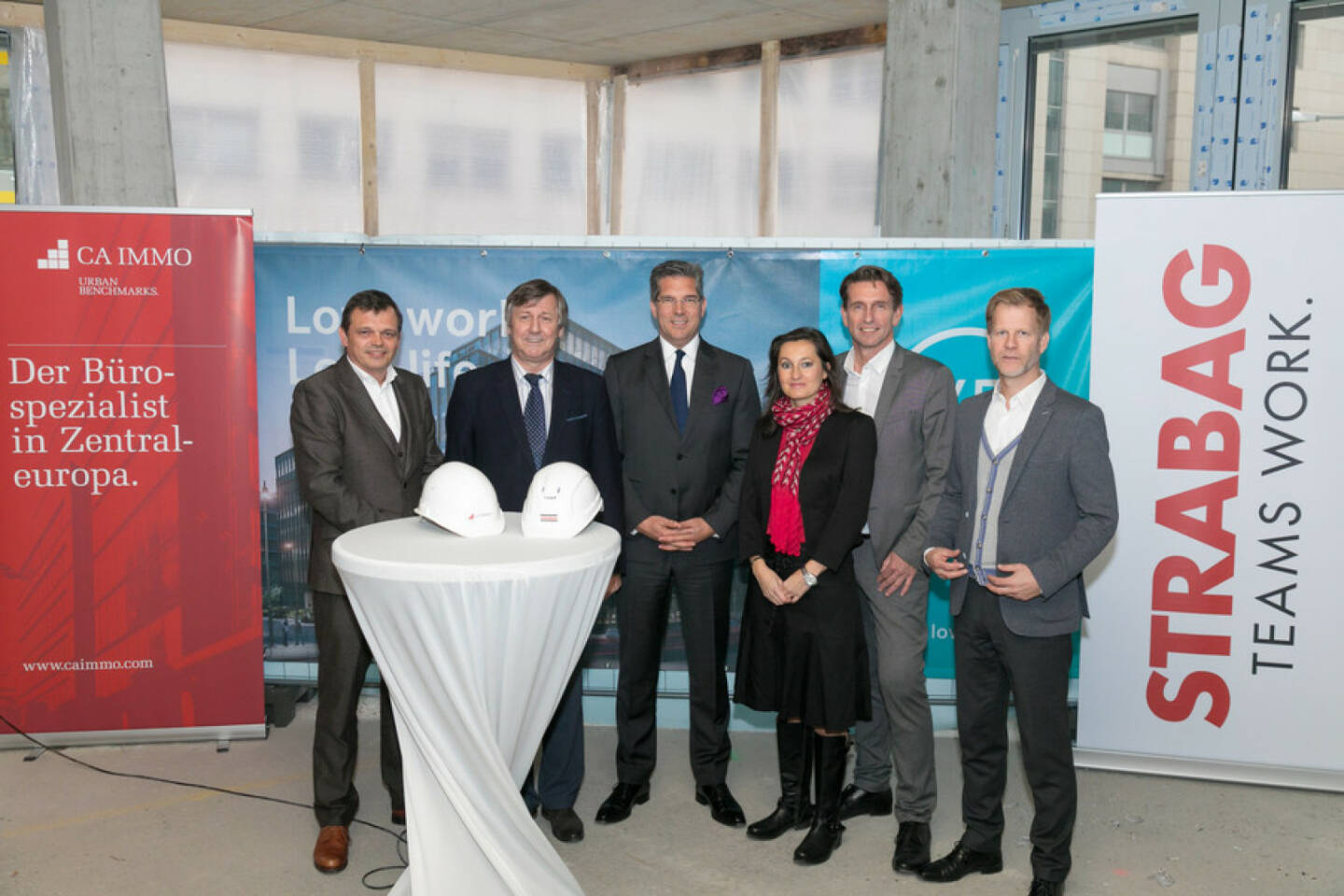 v.l.n.r.: Jan Höbart (CA Immo), Erich Hohenberber (Bezirksvorsteher Wien Landstraße), Dr. Hans Volckens (Vorstand CA Immo), Karin Wöhrenschimmel (CA Immo), DI Frank Fercher (Bereichsleiter STRABAG), Christoph Gutknecht (CA Immo); Fotocredit: CA Immobilien Anlagen AG/APA-Fotoservice/Schedl