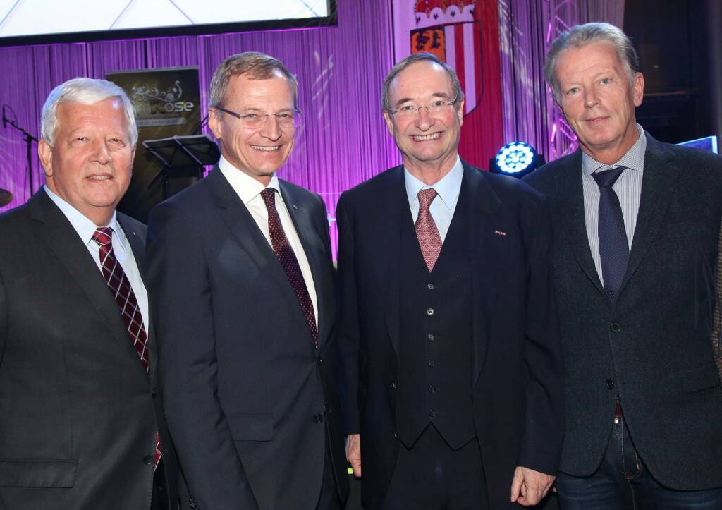 RLB OÖ-Aufsichtsratspräsident Jakob Auer, Landeshauptmann Thomas Stelzer, Wirtschaftskammer-Präsident Christoph Leitl, Ex-Vizekanzler Reinhold Mitterlehner, Fotocredit: RLB OÖ/Strobl (01.11.2017) 