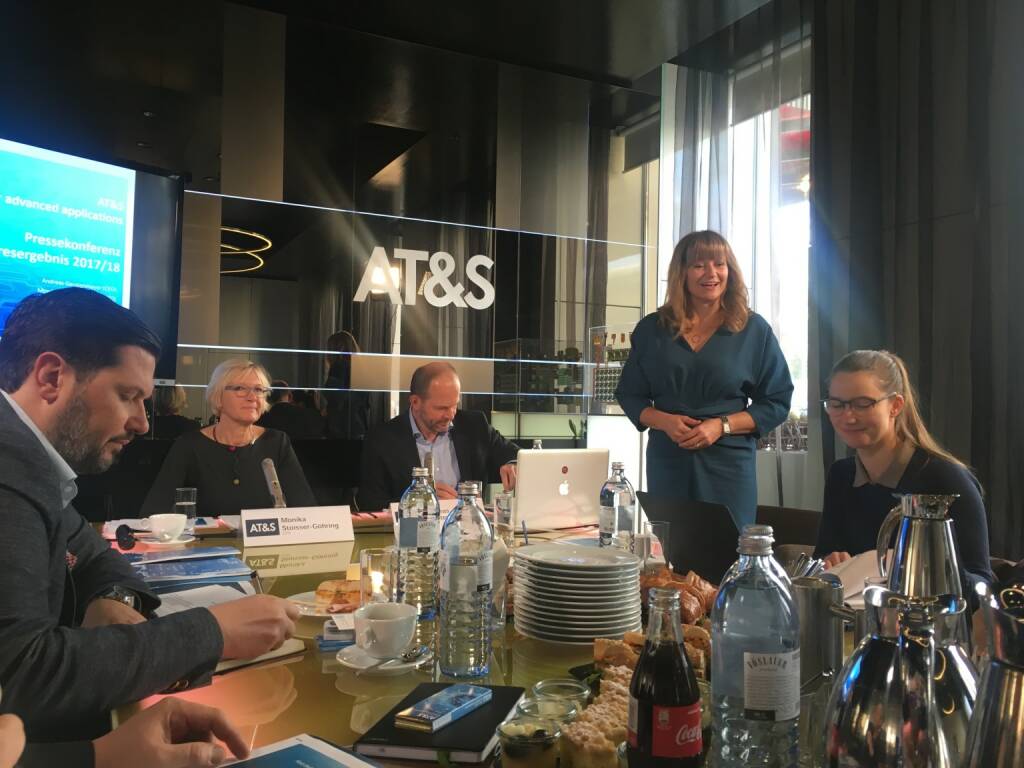 AT&S-CFO Monika Stoisser-Göhring und CEO Andreas Gerstenmayer, AT&S-IR-Chefin Elke Koch (03.11.2017) 