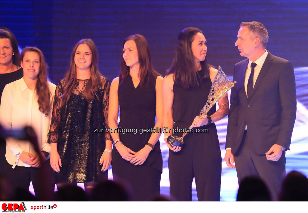 Lotterien Sporthilfe-Gala - Nicole Billa, Sarah Zadrazil, Viktoria Schnaderbeck, Manuela Zinsberger und head coach Dominik Thalhammer - (Photo: GEPA pictures/ Mario Buehner) (04.11.2017) 