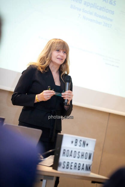 Elke Koch, Director IR & PR AT&S (Fotocredit: Michaela Mejta for photaq.com), © Michaela Mejta (08.11.2017) 