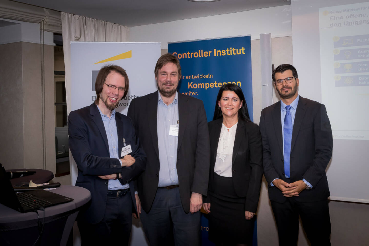 Controller-Institut: Neue Tagung für CFOs, vlnr: Josef Baumüller (Controller Institut), Stefan Menhofer (Linde Verlag), Rita Niedermayr (Controller Institut) und Rouven Morato (SAP), Fotocredit:Controller Institut GmbH/APA-Fotoservice/Buchacher