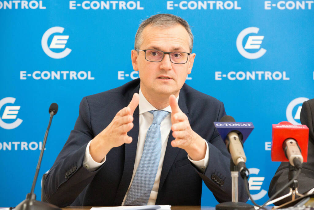Energie-Control Austria: E-Control: Mehr als 263.000 Strom- und Gaskunden wechselten ihren Anbieter in den ersten neun Monaten, E-Control-Vorstand Wolfgang Urbantschitsch.Fotocredit:Georges Schneider, E-Control, © Aussender (17.11.2017)