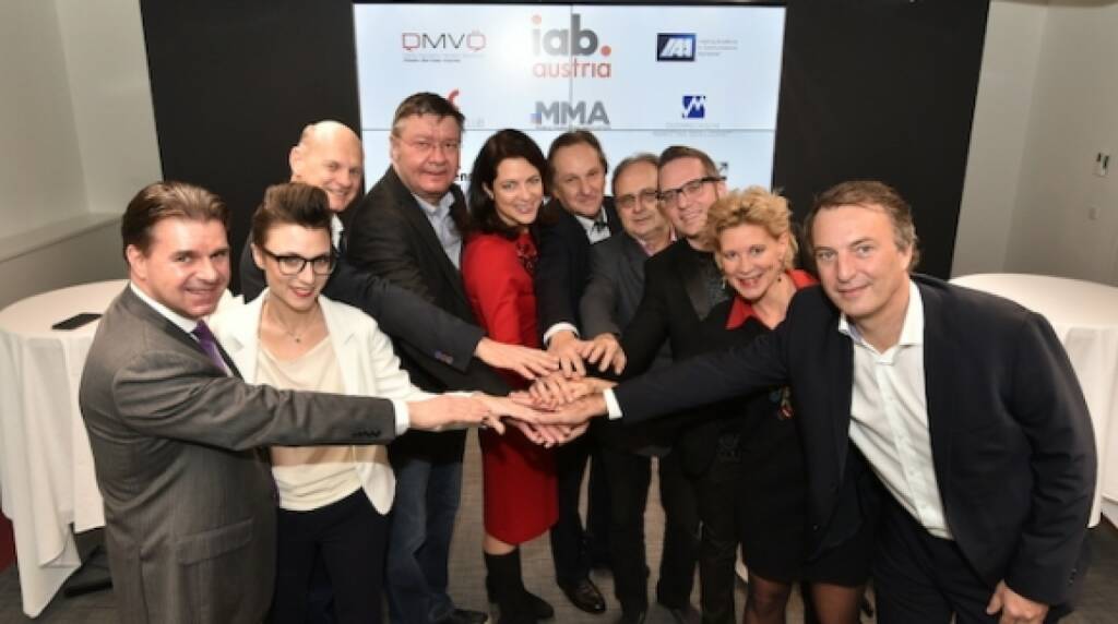 Vertreter vom Dialog Marketing Verband Österreich (DMVÖ), interactive advertising bureau austria (iab austria), International Advertising Association (IAA), Marketing Club Österreich (MCÖ), Mobile Marketing Association (MMA), Österreichische Marketing Gesellschaft (ÖMG), Verband Österreichischer Privatsender (VÖP), Verband Österreichischer Zeitungen (VÖZ), Wirtschaftskammer Wien Fachgruppe Werbung und Marktkommunikation (WKW) fordern die Abschaffung der Werbeabgabe und die Forcierung eines effektiven und fairen Steuersystems im Wettbewerb mit den „Digital Giants“ (Google, Facebook & Co). Credit: (© leisure.at/Christian Jobst), © Aussender (23.11.2017)