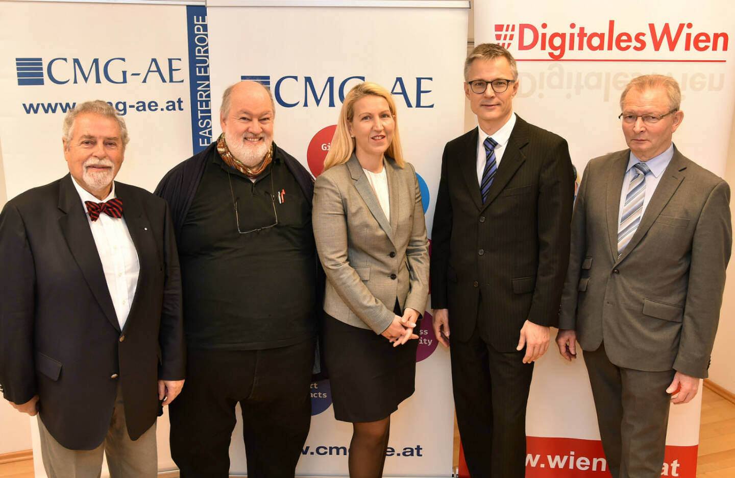 Computer Measurement Group – Austria & Eastern Europe (CMG-AE): „Ohne weiteren Ausbau der Glasfaser-Infrastruktur droht Österreich der wirtschaftliche und technologische Rückschritt“; DI Heinz Pabisch, Vice President der CMG-AE und Vorsitzender der Action Group Gigabit Fiber Access (AGGFA); Johannes Zeitelberger, Director Corporate Communications der CMG-AE; Mag.a Ulrike Huemer, CIO der Stadt Wien; DI Jan Trionow, CEO von Hutchison Drei Austria und Präsident des Verbandes Alternativer Telekom-Netzbetreiber (VAT); DI(FH) Josef Dirmüller, Breitbandkoordinator der Stadt Wien; Fotocredit:PID/Christian Jobst