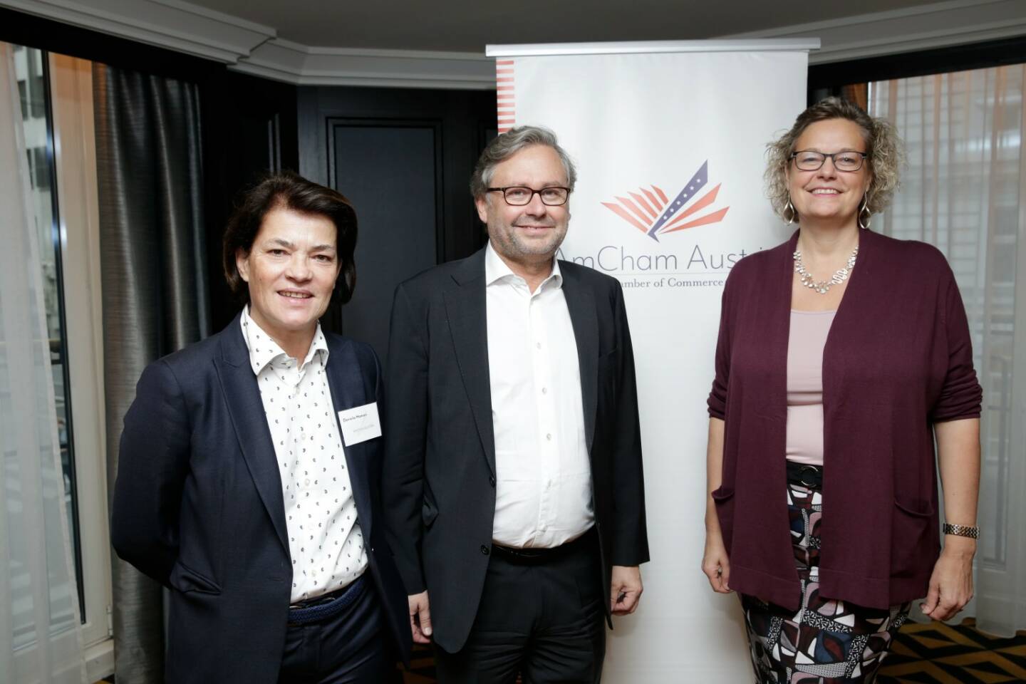 ORF-Generaldirektor Alexander Wrabetz sprach beim Business Breakfast der American Chamber of Commerce in Austria über die Zukunft österreichischer Medien im Digitalzeitalt, im Bild mit AmCham Austria-Präsidentin und Xerox Austria General Managerin Sandra Kolleth und Daniela Homan (AmCham); © leisure.at/Roland Rudolph)