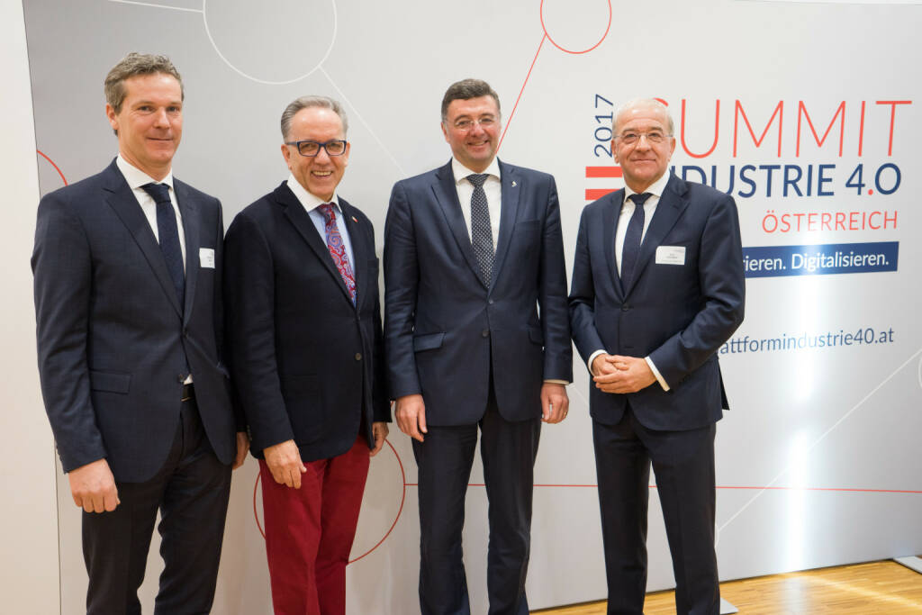 Verein Industrie 4.0 Österreich - die Plattform für intelligente Produktion: Christian Knill, Fachverbandsobmann der Metalltechnischen Industrie, Rudi Kaske, Präsident der Bundesarbeitskammer, Jörg Leichtfried, Bundesminister für Verkehr, Innovation und Technologie und Kurt Hofstädter, Vorstandsvorsitzender der Plattform „Industrie 4.0 Österreich“ (v.l.n.r.) bei der Pressekonferenz. Fotocredit: Plattform Industrie 4.0 Österreich, © Aussender (12.12.2017) 