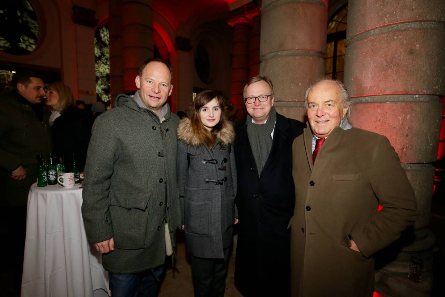 Alexander Knechtsberger mit Gästen, darunter u.a. ÖSTERREICH-Geschäftsführer Oliver Voigt (© leisure.at/Roland Rudolph)