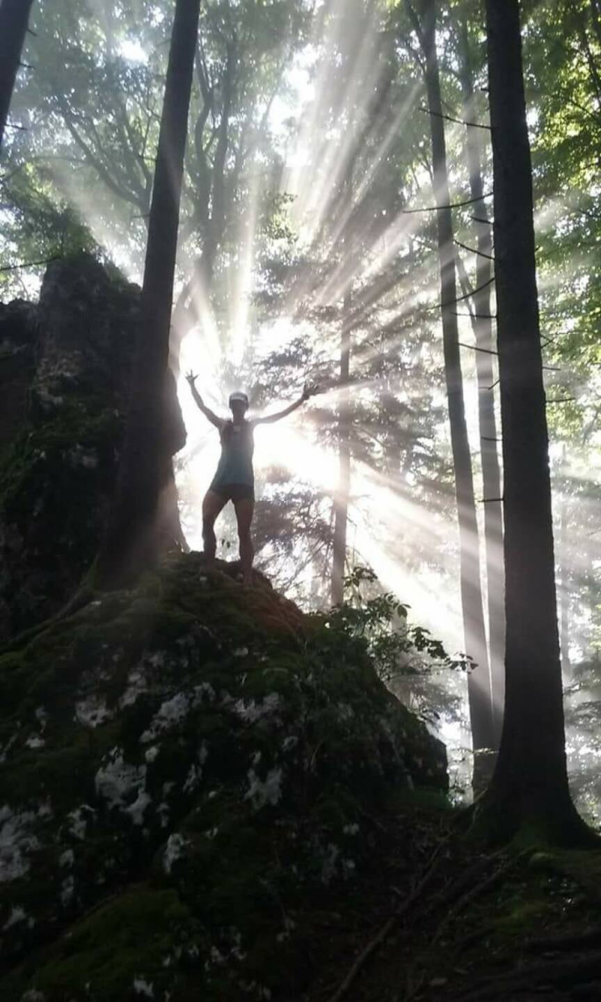 Maria Hinnerth - mein Sportschnappschuss 2017: ein perfekter Traillauf auf den Baalstein. Wir waren im richtigen Moment oben um dieses geniale Spiel der Sonnenstrahlen durch das Blätterdach zu bewundern.