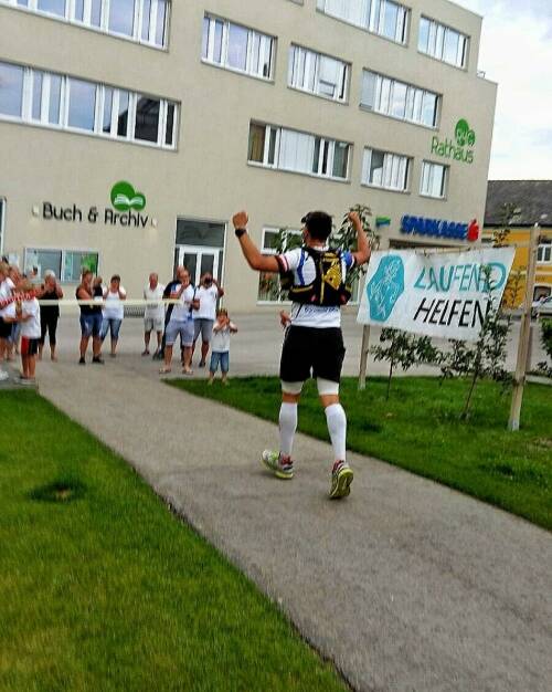 Mike Breit  - mein Sportschnappschuss 2017:
Mein Zieleinlauf nach 360Km, von Passau - Guntramsdorf in 4 Tagen zugunsten Sebastian der an Angelman Syndrom leidet.
Mein sportlichstes Highlight von 2017. Endlose Geraden entland des Donauradweges. 
Es war der Emotionalste Weg meines Lebens. Familie, Freunde und Bekannte standen hinter mir und kämpften mit mir Seite an Seite.
Mit Hilfe von WEMOVE RUNNINGSTORE, Laufend Helfen, omotion, sport-oesterreich.at
Lauftreff VösendorfLauftreff VösendorfiAnninger TrailRunning Team Vienna Charity Runr (26.12.2017) 