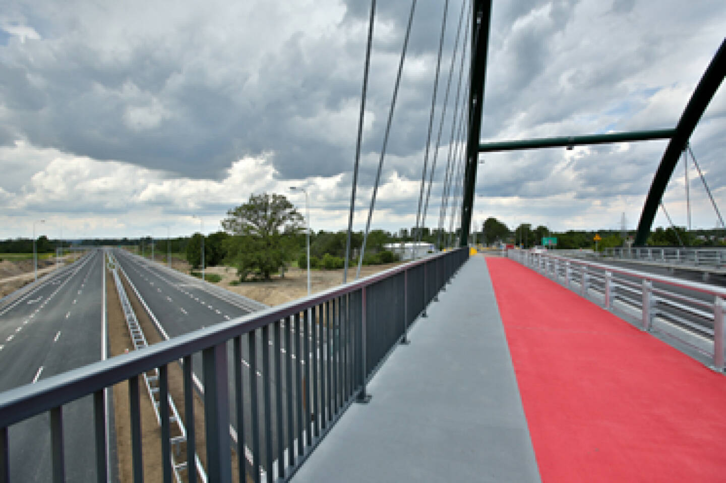 Ein Teil der S7 wurde bereits erfolgreich gebaut. Mit dem 21,5 km-Abschnitt von Mława nach Strzegowo leistet die PORR S.A. einen weiteren Beitrag zur Fertigstellung der Schnellstraße. Foto © PORR