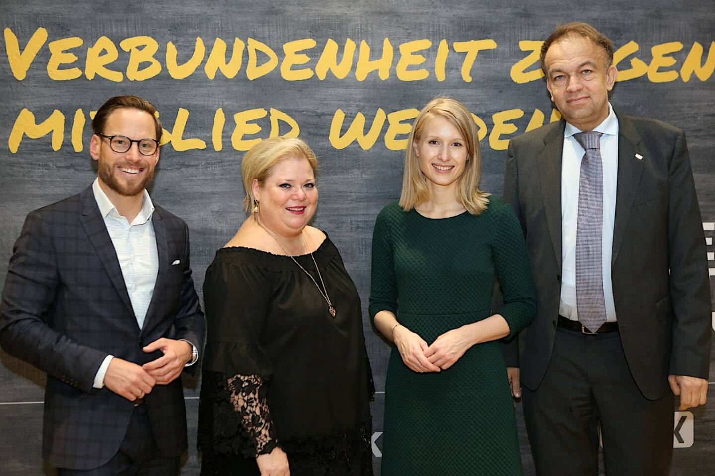 Kepler Society feierte mit über 300 Gästen am Neujahrsempfang; (v.l.): Johannes Pracher (Geschäftsführer Kepler Society), Jutta Oberweger (stv. Vorstandsvorsitzende Kepler Society), Landesrätin Christine Haberlander und Rektor Meinhard Lukas; Copyright: Cityfoto/Streif; Abdruck honorarfrei