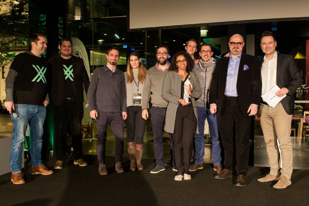 weXelerate hat mit dem Demo Day sein erstes Accelerator-Curriculum mit 55 Startups abgeschlossen. Dabei traten die sieben bestbewerteten Startups, die beim vorangegangenen Investor’s Day mit über 150 internationalen Investoren ausgewählt wurden, zu einem Pitch-Wettbewerb an, um die Gunst der Jury und der rund 1000 anwesenden Gäste zu gewinnen. Letztlich setzten sich Betterspot (Sieger der Jury-Bewertung) und CyberTrap (Sieger der Publikums-Bertung, Bild) vor Spendee, Pocketdefi, Kasko, refurbed und hiMoment durch. Bildquelle: Raphael Moser/label4 (22.01.2018) 