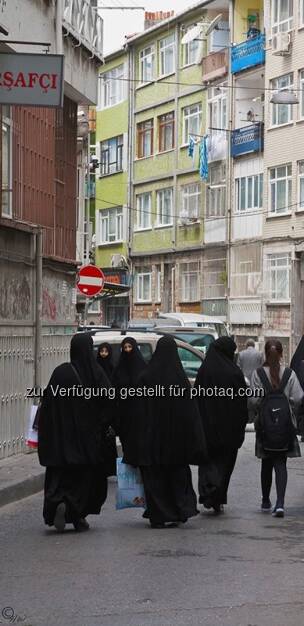 verhüllte Frauen; Türkei, Istanbul, © Herlinde Wagner (02.06.2013) 