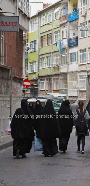 verhüllte Frauen; Türkei, Istanbul, © Herlinde Wagner (02.06.2013) 