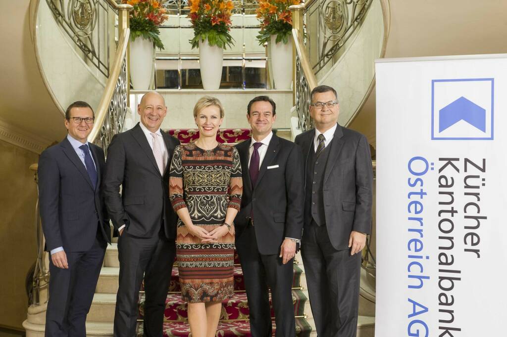 Zuercher Kantonalbank: Christian Nemeth (CIO/Mitglied des Vorstandes Zürcher Kantonalbank Österreich AG), Hermann Wonnebauer (Mitglied des Vorstandes Zürcher Kantonalbank Österreich AG), Silvia Richter (Leiterin Standort Wien/Direktorin Private Banking Zürcher Kantonalbank Österreich AG), Lucien J. Berlinger (Vorsitzender des Vorstandes Zürcher Kantonalbank Österreich AG), Christoph Schenk (CFA/CIO Zürcher Kantonalbank, Zürich); Bild: Zuercher Kantonalbank Österreich, © Aussender (23.01.2018) 