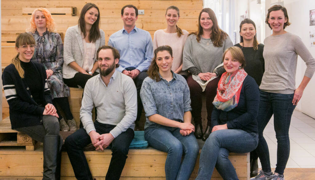 Social Start-up Initiative found! von Deloitte und Impact Hub Vienna: (vlnr): Katha Schinkinger (Habibi & Hawara’s Bazaar), Jasmin Bauer (Kattunfabrik), Lisa-Maria Sommer (MTOP), Franz Unterkreuter (Chance Giving, Chance Living 4 Refugees), Christian Radauer (Deloitte), Yasmina Gross (Topfreisen Academy), Perrine Schober (Shades Tours), Martina Maria Linzer (Chance Giving, Chance Living 4 Refugees), Cornelia Mayer (Topfreisen Academy), Ioana Constantin (Impact Hub Vienna), Christine Jama (Impact Hub Vienna); Credit: Cochic Photography (29.01.2018) 