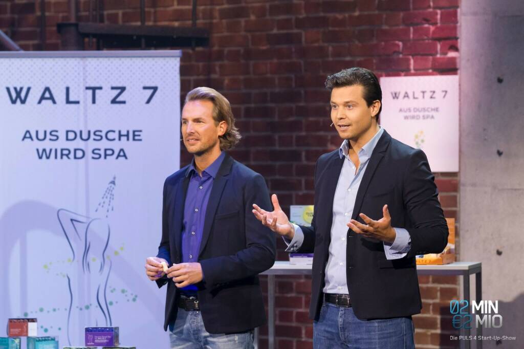 Die Wiener Jungunternehmer von WALTZ 7 überzeugten gleich fünf Investoren der Puls4 Startup-Show „2 Minuten 2 Millionen“ mit einem Wellness-Konzept für zuhause. Die in Österreich hergestellten Duschtabs bringen das Wellness-Erlebnis mit natürlichen ätherischen Ölen direkt in die eigene Dusche. Seit dem Produkt-Launch Anfang 2016 hat das Unternehmen bereits eine Million Duschtabs in Österreich und Deutschland verkauft. Im Bild die Gründer Thomas Grüner und Thomas Schloss; Credit: Gerry Frank (31.01.2018) 