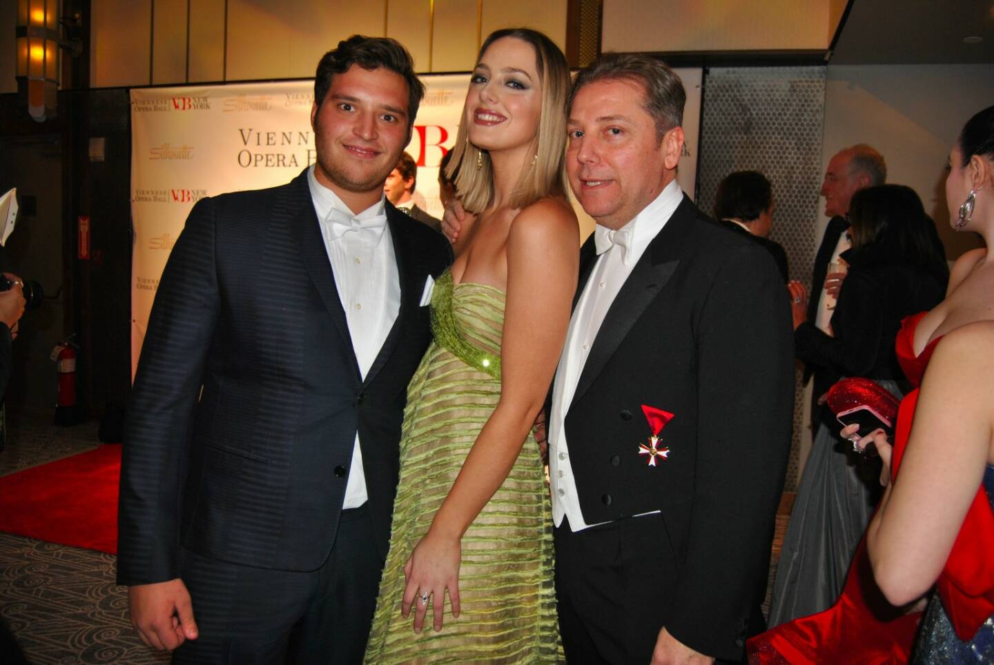 Tory Burch-Sohn David Burch, Dylan Lauren - die Tochter von Fashion-Größe Ralph Lauren und Austro-Designer Atil Kutoglu© The Viennese Opera Ball