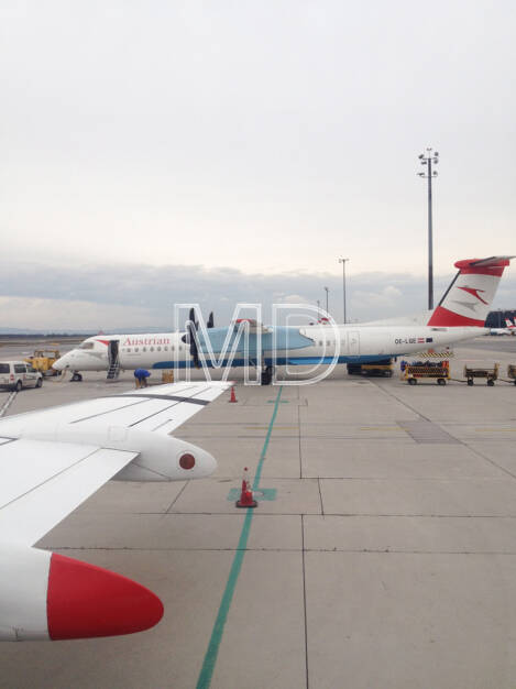 Flugzeug, Austrian Airlines, Flughafen Wien, © Martina Draper (02.06.2013) 