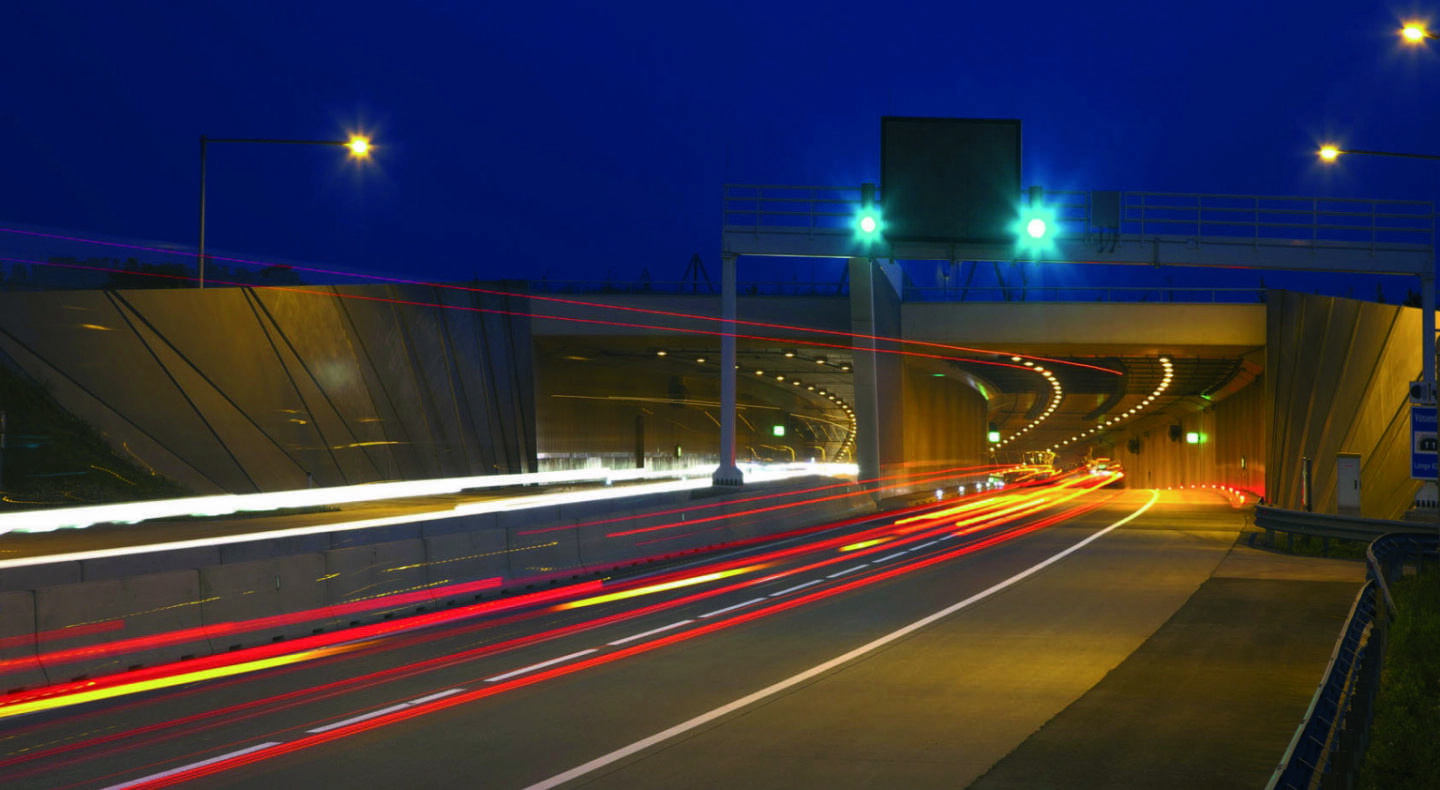 Die PORR Infra schafft mit ihrer Verkehrssicherheitstechnik sichere Verbindungen. © PORR