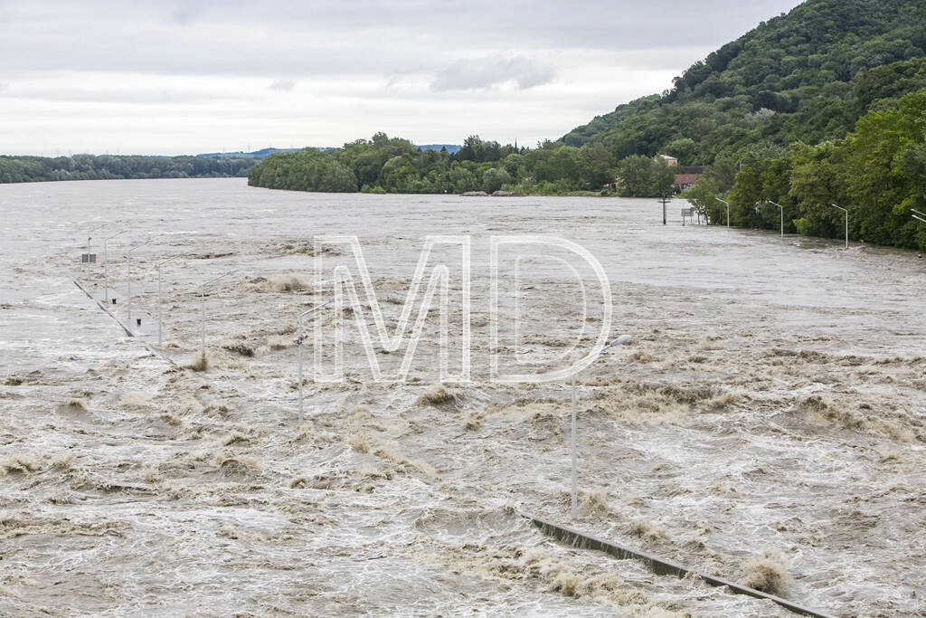 Donau, Hochwasser, Verbund Kraftwerk Greifenstein, © Martina Draper (03.06.2013) 