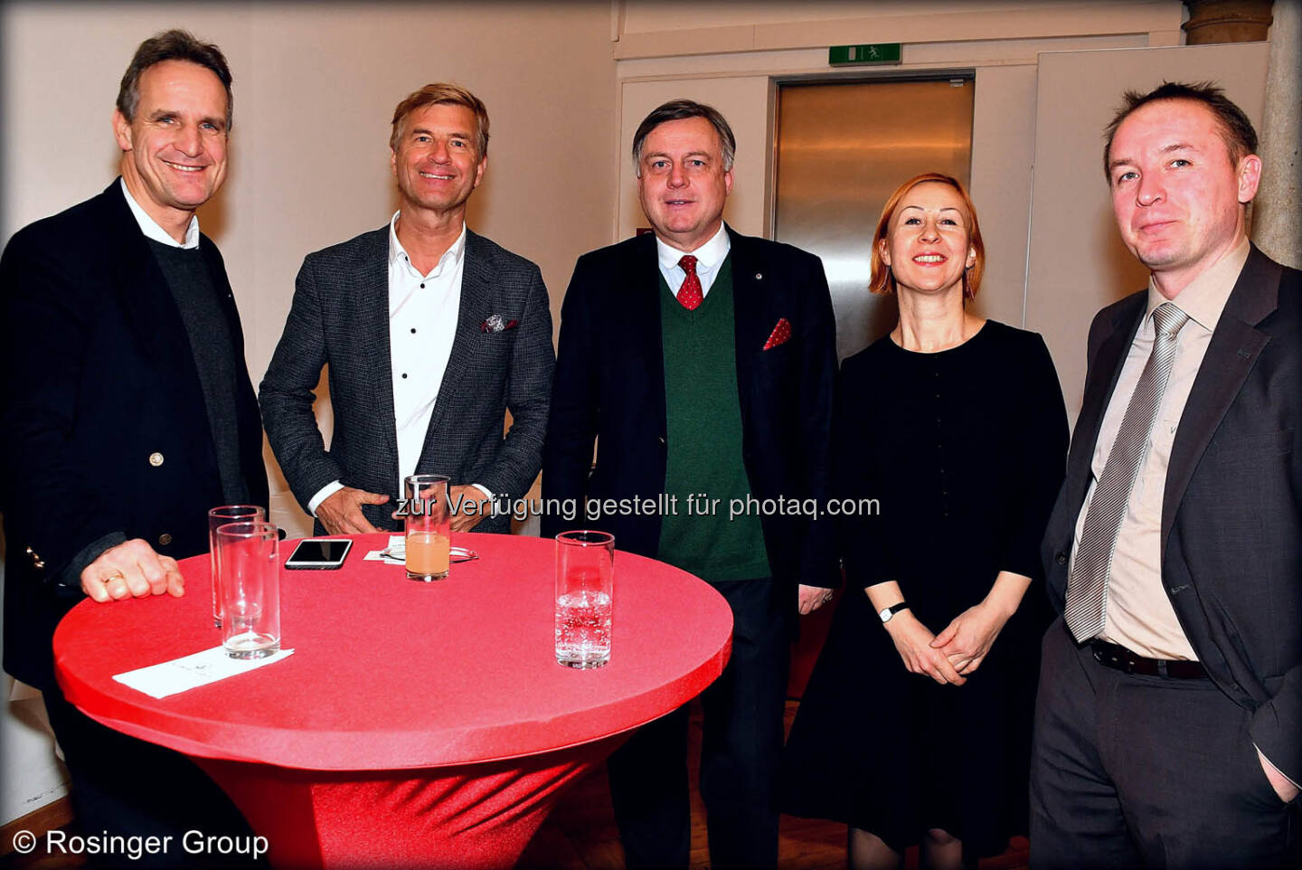 Honorarkonsol und UCCA Präsident Wolfgang Breitenthaler (in der Mitte) im Talk, ganz rechts: Rosinger Group Projektmanager Eduard Bretthauer