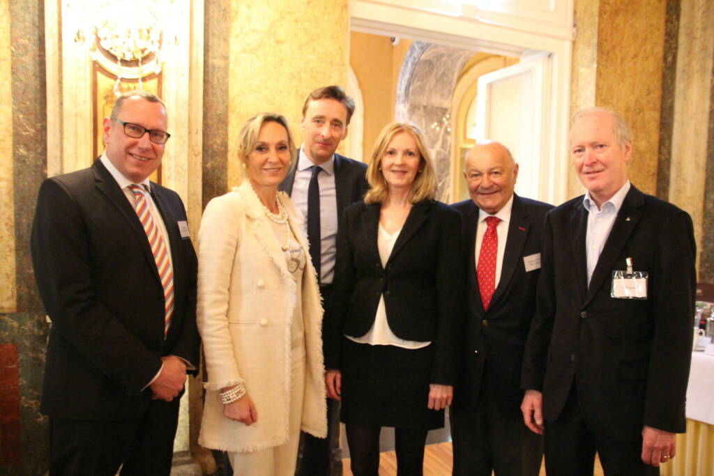 Johannes Mayr (Strabag RE), Isabella De Krassny (Donau Invest), Andreas Ridder (CBRE), Sabine Duchaczek (Advantage), Burghard Ernst (Mazda Rainer), Paul Fischer (Fischer Stiftung), Foto: beigestellt (10.03.2018) 