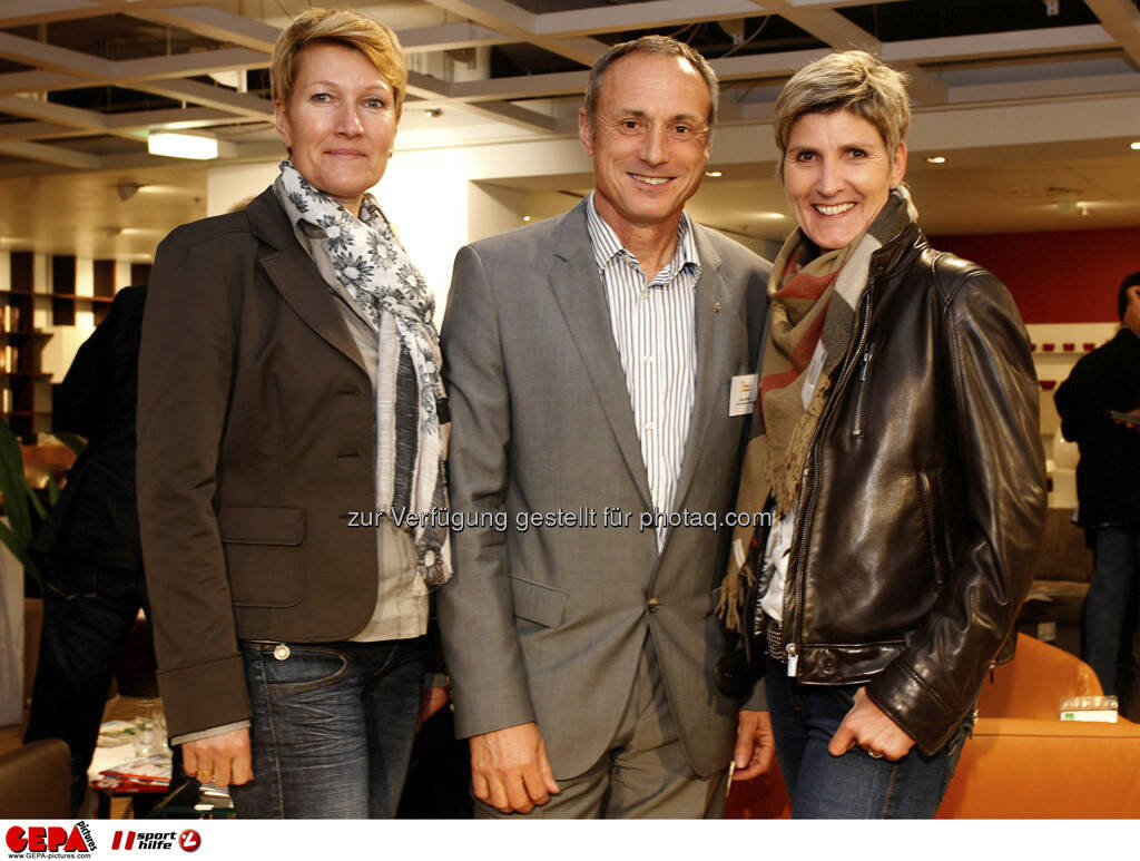 Gerlindo Wohlauf, Geschaeftsfuehrer Anton Schutti (Sporthilfe) und Birgit Wagesreither. Foto: GEPA pictures/ Mario Kneisl (04.06.2013) 