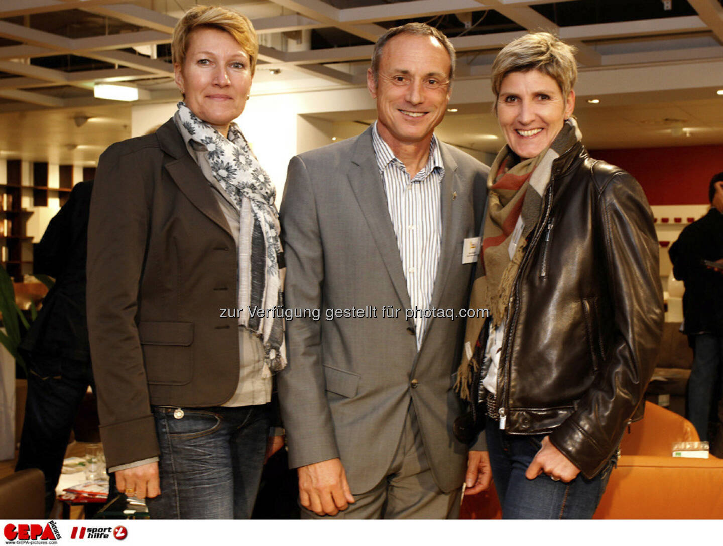 Gerlindo Wohlauf, Geschaeftsfuehrer Anton Schutti (Sporthilfe) und Birgit Wagesreither. Foto: GEPA pictures/ Mario Kneisl