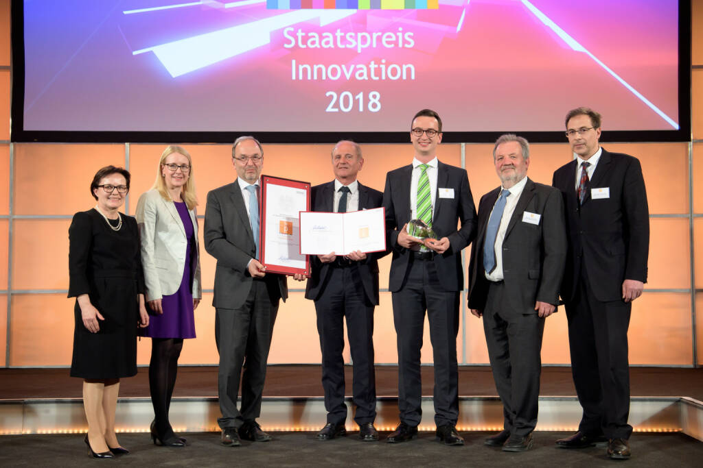 Bundesministerium für Digitalisierung und Wirtschaftsstandort: Schramböck zeichnet W&H Dentalwerk Bürmoos GmbH mit Staatspreis Innovation 2018 aus; v.l.n.r.: DI Dr. Martha Mühlburger (Montanuniversität Leoben), Dr. Margarete Schramböck (BM für Digitalisierung und Wirtschaftsstandort), Geschäftsführer Dipl.-Ing. Peter Malata, DI Dr. Wilhelm Brugger, Ing. Michael Rothenwänder, Dipl.-Ing. Johann Eibl und Dipl.-Ing. Thomas Irran); Fotocredit:BMDW/APA-Fotoservice/Hörmandinger (23.03.2018) 