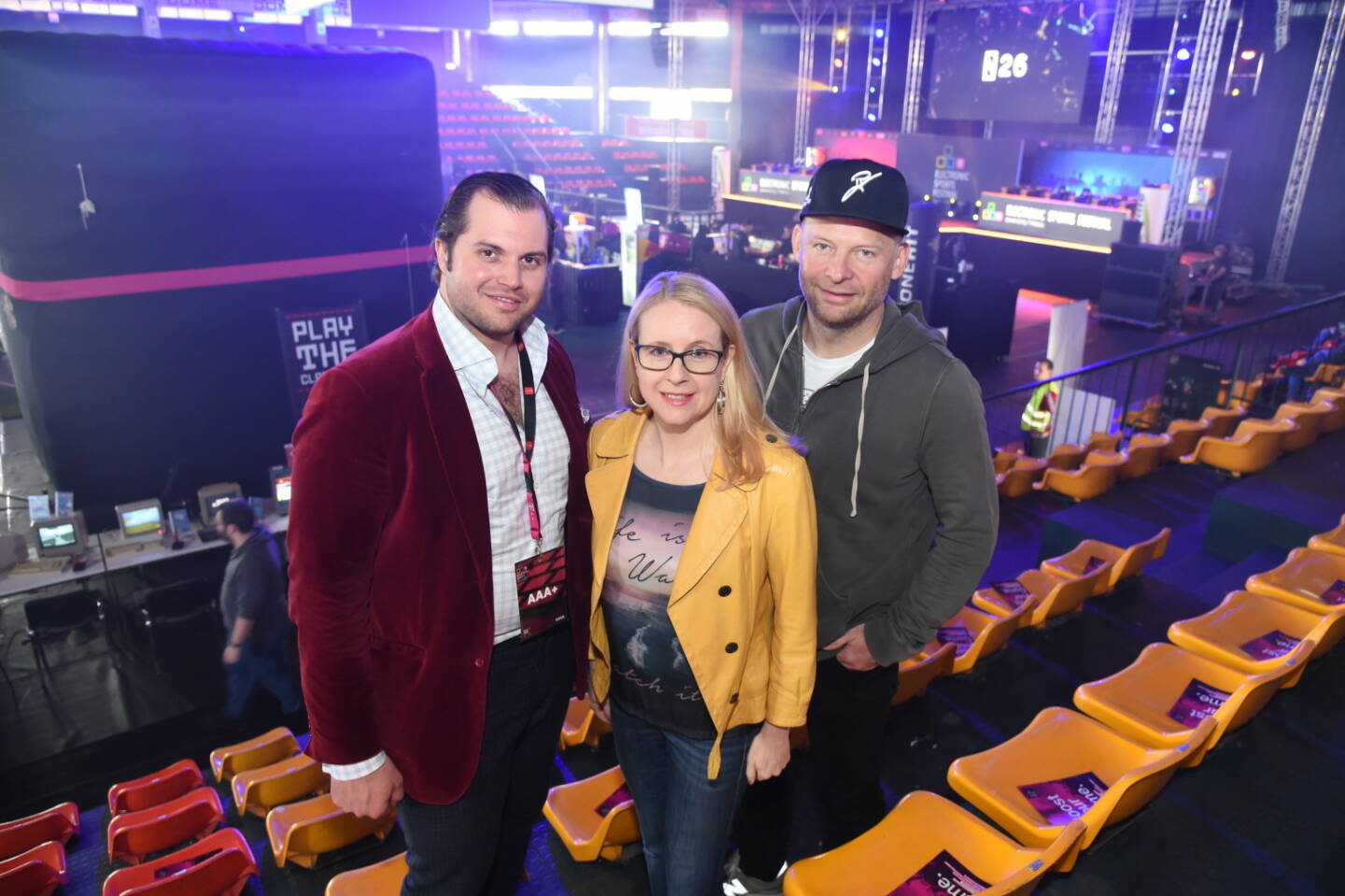 eSports Festival: Lorenz Edtmayer (DIAMIR Holding), Ministerin Margarete Schramböck, DocLX Alexander Knechtsberger © leisure communications/Christian Jobst