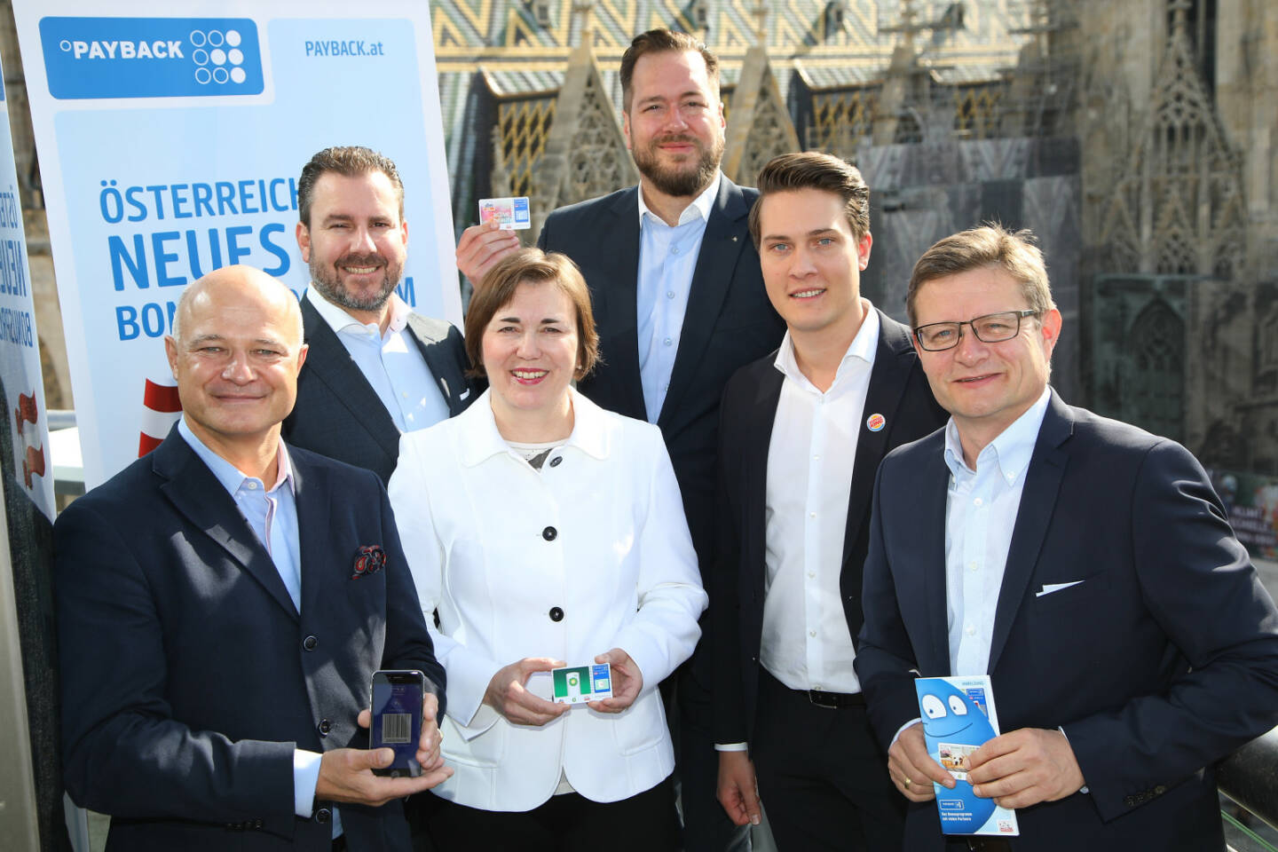 PAYBACK kommt nach Österreich: Start des Multipartner-Bonusprogramms am 3. Mai mit dm drogerie markt, Fressnapf, Austrian Airlines & über 40 weiteren Partnern – BP, Burger King und NORDSEE folgen sukzessive; Im Bild v.l.n.r.: Walter H. Lukner (Geschäftsführer PAYBACK Austria), Mag. Alexander Pietsch (Geschäftsführer NORDSEE Österreich), Gerlinde Hofer (Head of Country, BP Europa SE/ZN BP Austria), Harald Bauer (Geschäftsführer dm drogerie markt Österreich), Jan Küster (Marketingleiter Burger King Österreich), Hermann Aigner (Geschäftsführer Fressnapf Austria); Fotocredit:PAYBACK Austria/APA-Fotoservice/Schedl