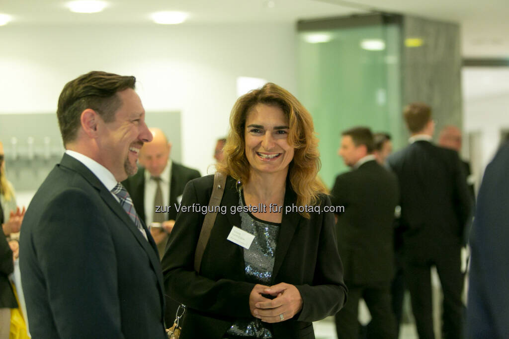 Florian Claus (ZertifikateBörse Frankfurt), Simone Kahnt-Eckner (ZertifikateBörse Frankfurt), © Martina Draper (27.04.2018)