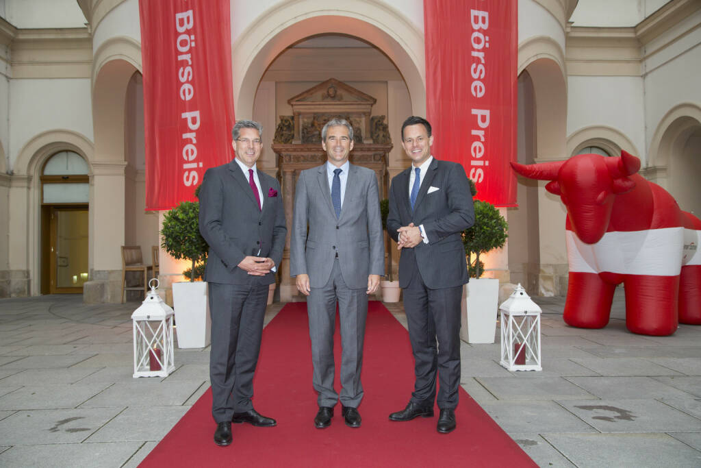 CA Immo-CFO Hans Volkert Volckens, Finanzminister Hartwig Löger, Börse-Chef Christoph Boschan, Credit: APA-Fotoservice, © APA-Fotoservice/Wiener Börse (22.05.2018) 