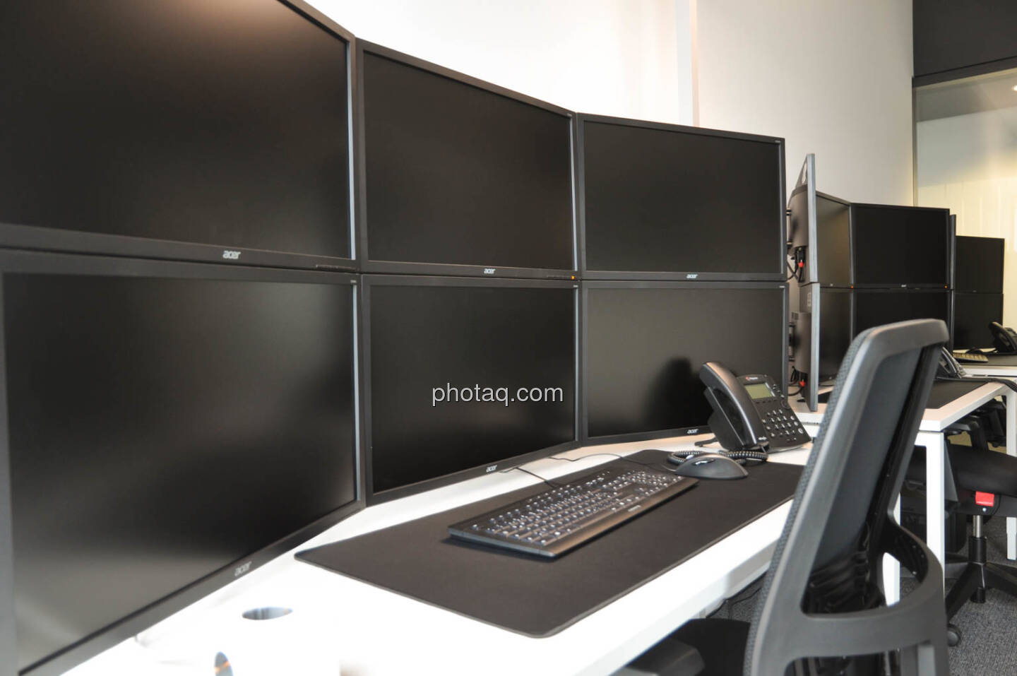 onstex, Trading, Schirme