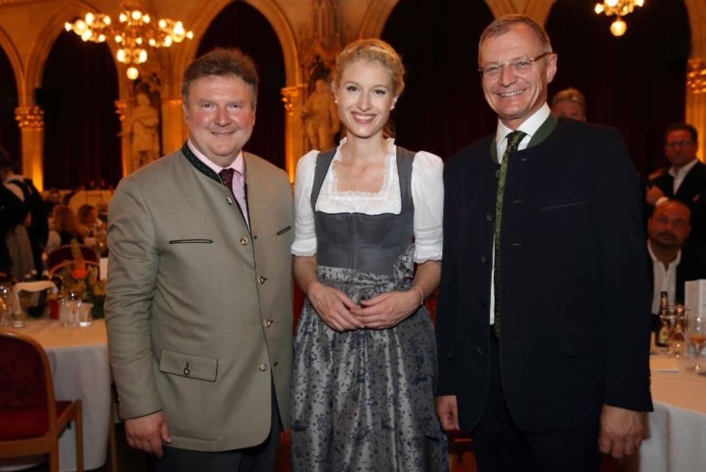 Oberösterreicherball 2018:  V.l.n.r.: Michael Ludwig, Christine Haberlander, Thomas Stelzer; Copyright: Land OÖ/Grilnberger