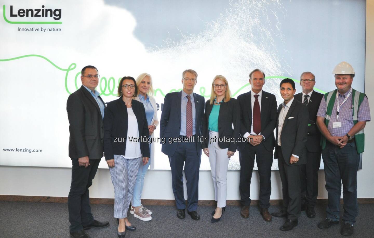 Recently we received a high-ranking visitor at our headquarter in Lenzing. Austrian Federal Minister for Digital and Economic Affairs Margarete Schramböck visited us on a tour through Vöcklabruck.  Source: http://facebook.com/LenzingGroup